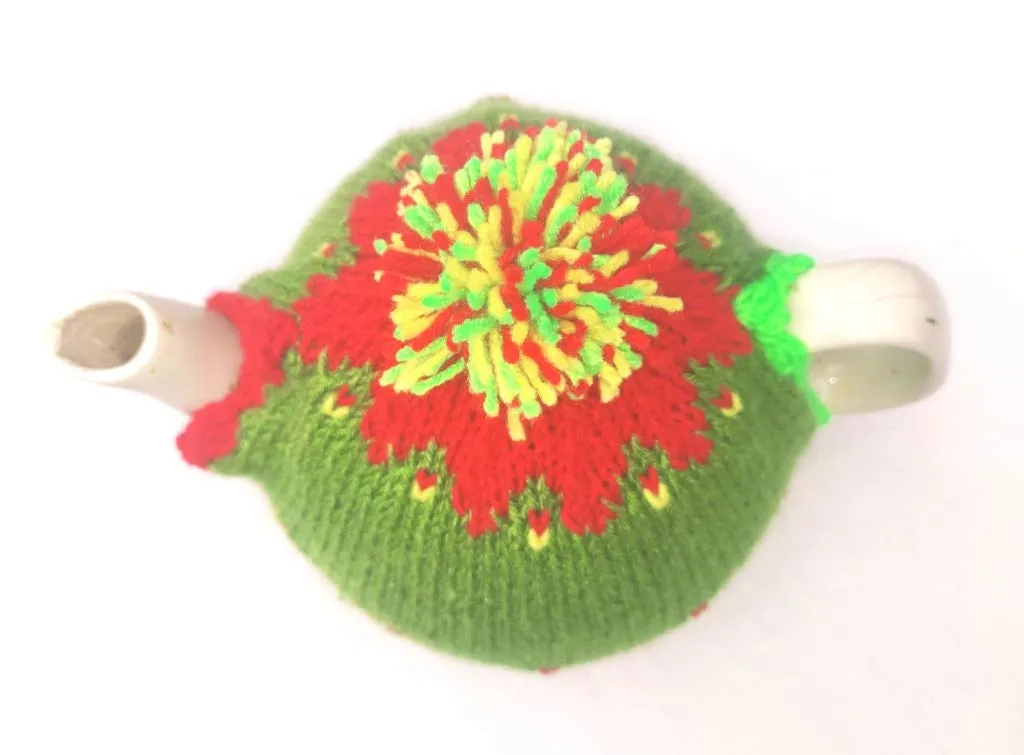 Bliss - Tea Cosy Woolen, Hand Knitted, Hand Made, Washable, Good for Serving Guests, Keeps Tea hot, Random Colors, Excellent for Gifting, Wedding Gift, Color can Differ, Woolen Made