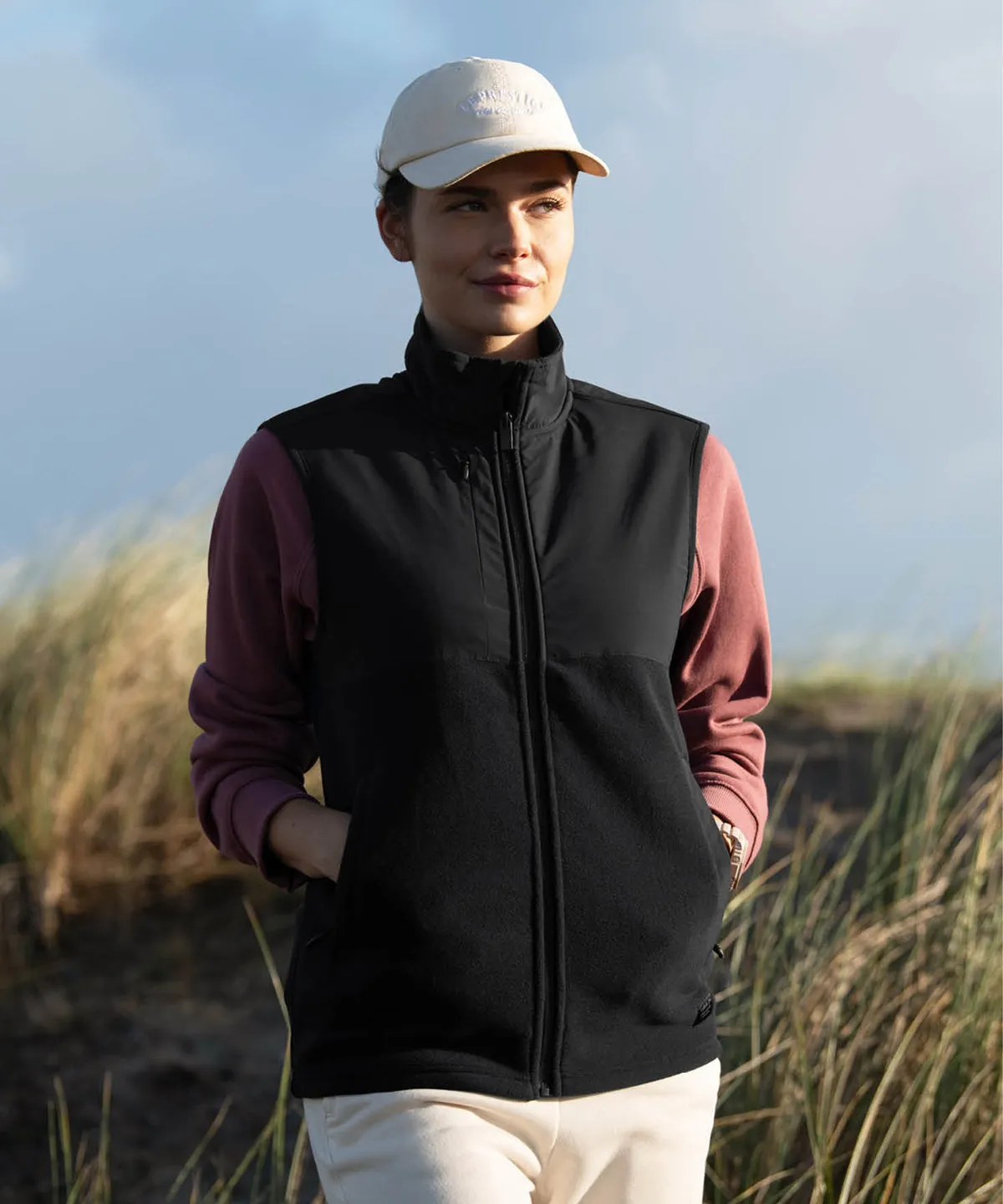 Highland - Fashionable yoke fleece vest | Black